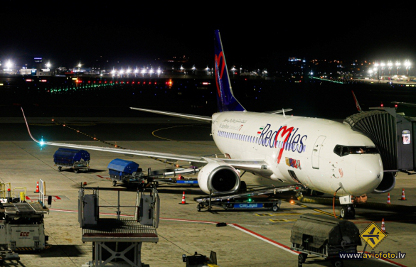 Boeing 737-36N